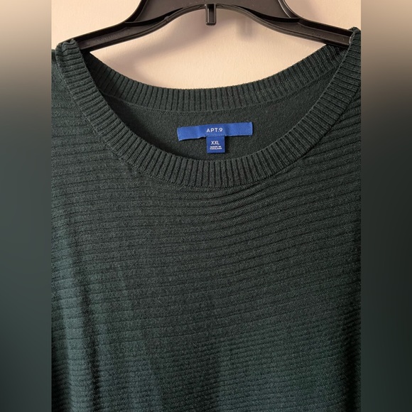 Beautiful Apt 9 stylish dark green sweater. - Picture 2 of 6